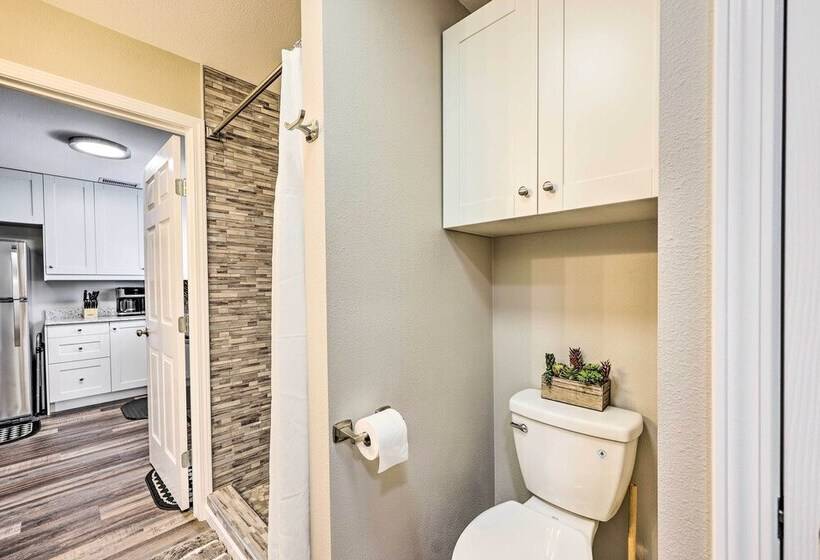 Eureka Springs Area Home W/ Porch, Grill!