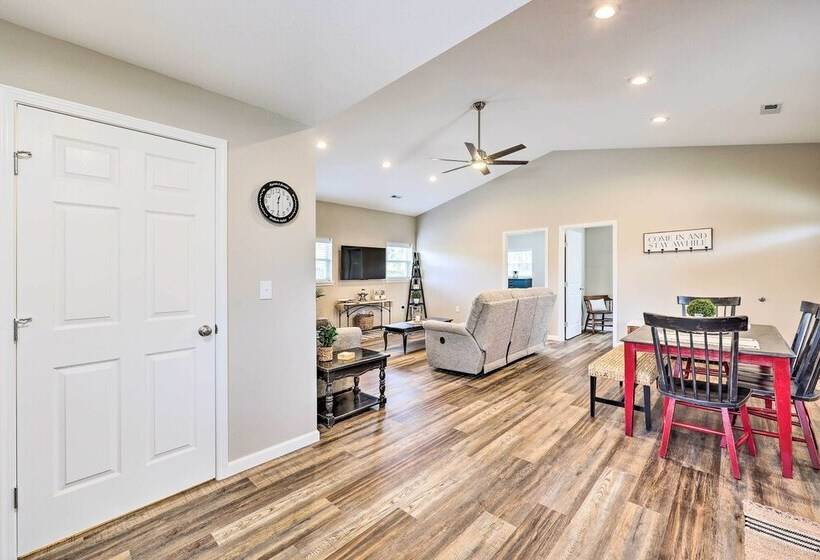 Eureka Springs Area Home W/ Porch, Grill!