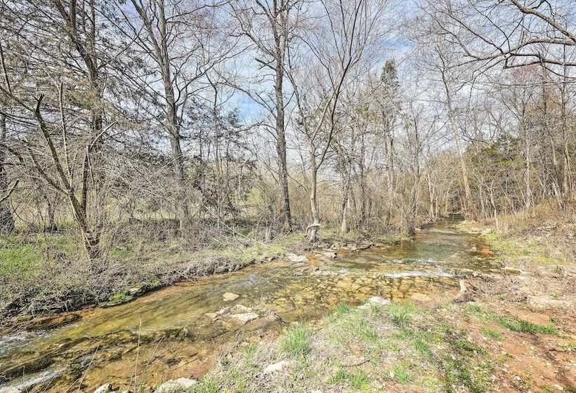 Eureka Springs Area Home W/ Porch, Grill!