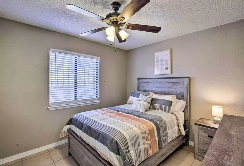 Family Friendly El Paso Abode W/ Large Yard!