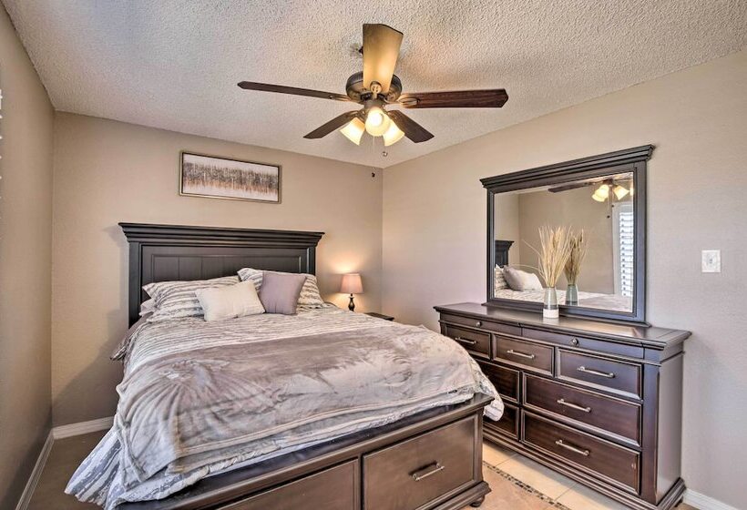 Family Friendly El Paso Abode W/ Large Yard!