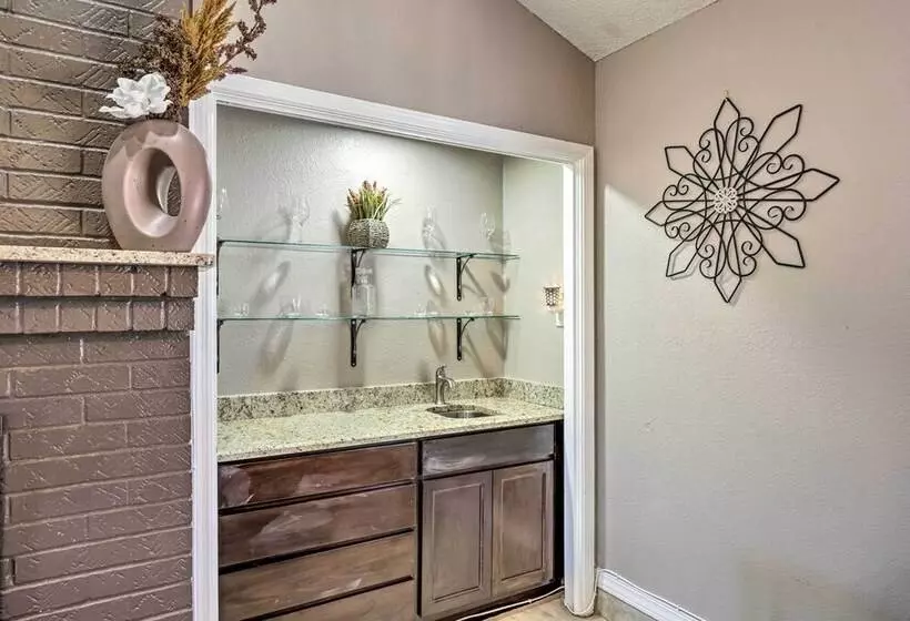 Family Friendly El Paso Abode W/ Large Yard!