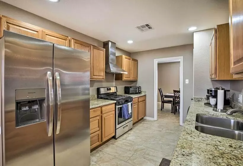 Family Friendly El Paso Abode W/ Large Yard!