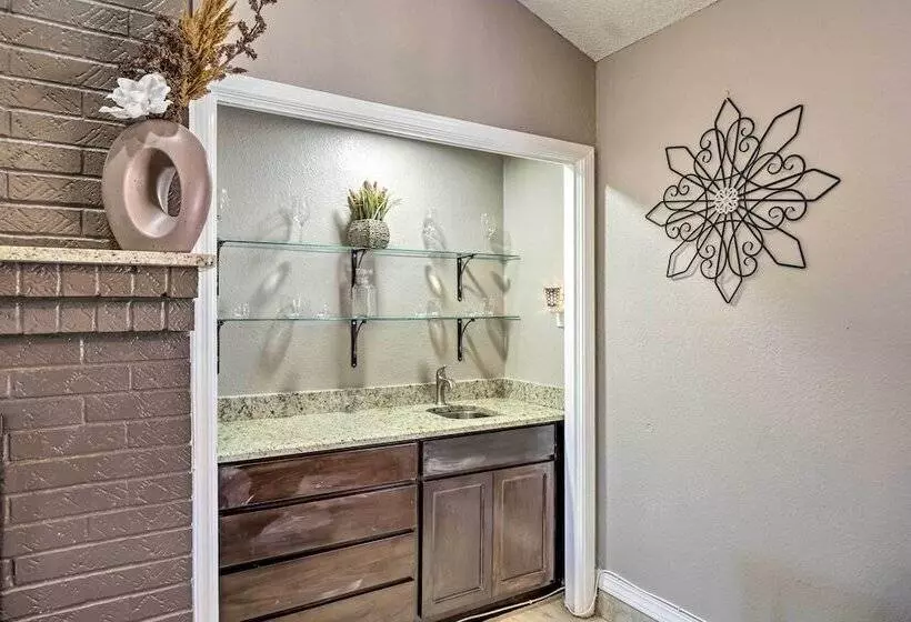 Family Friendly El Paso Abode W/ Large Yard!