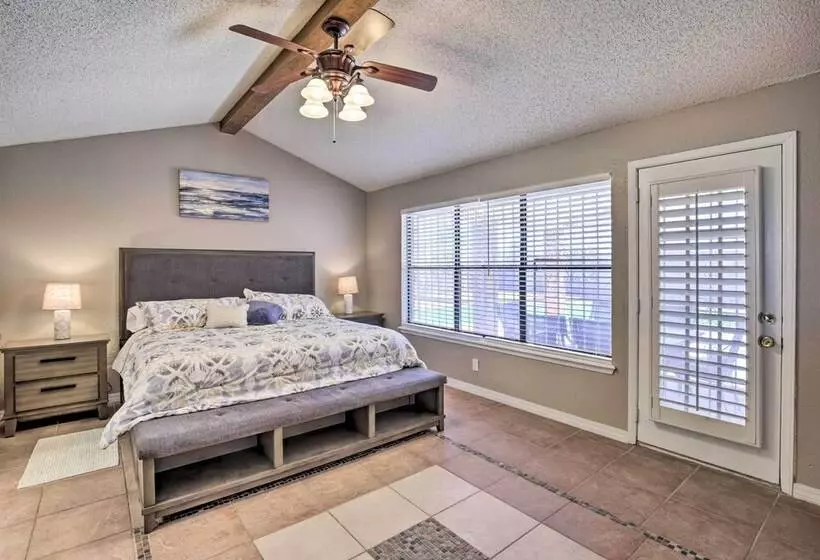 Family Friendly El Paso Abode W/ Large Yard!