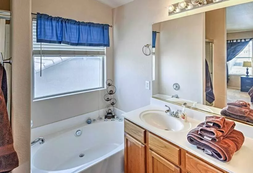 Goodyear Home W/ Pool, 2 Mi To Goodyear Ballpark