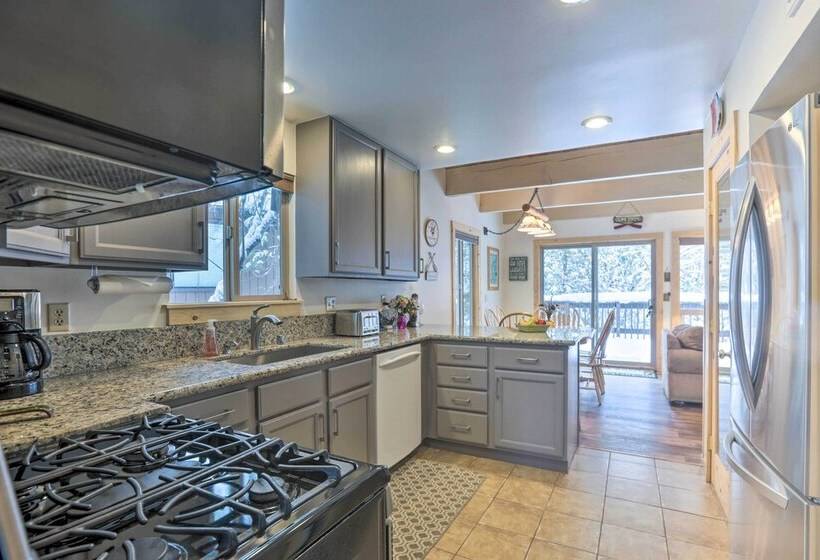 Incline Village Cabin ~ 3 Mi To Lake Tahoe!