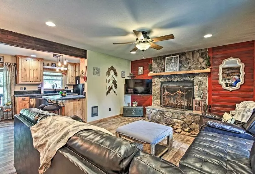 La Pine Hideaway Near Deschutes National Forest!