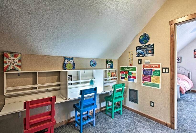 La Pine Hideaway Near Deschutes National Forest!