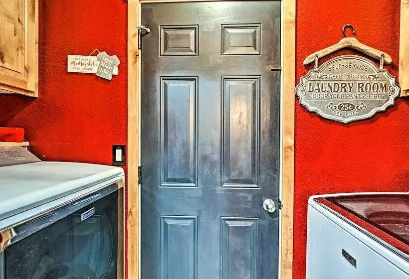 La Pine Hideaway Near Deschutes National Forest!