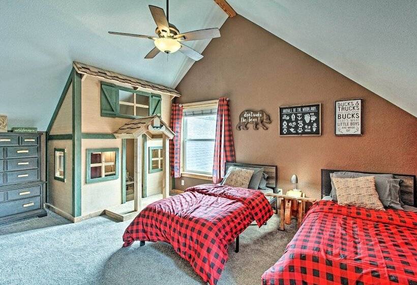 La Pine Hideaway Near Deschutes National Forest!