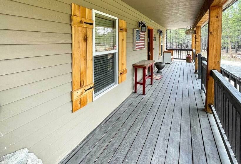 La Pine Hideaway Near Deschutes National Forest!