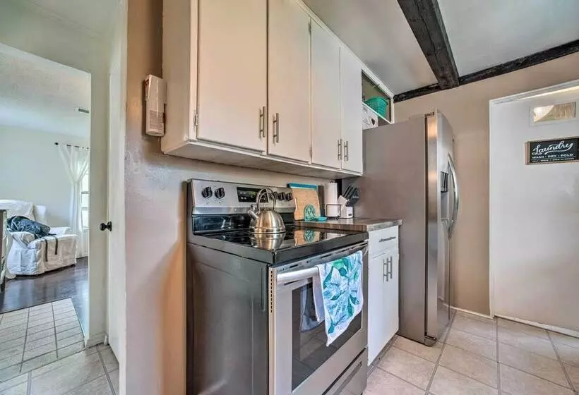 Lake Huron Cottage: Fire Pit, Steps To Beach!