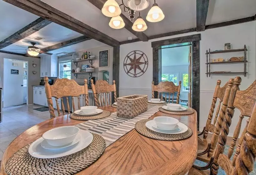 Lake Huron Cottage: Fire Pit, Steps To Beach!