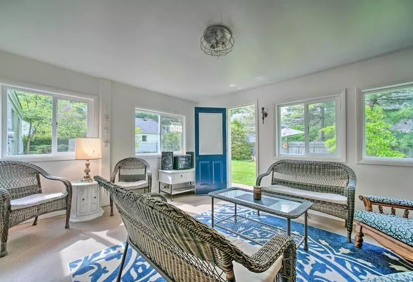 Lake Huron Cottage: Fire Pit, Steps To Beach!