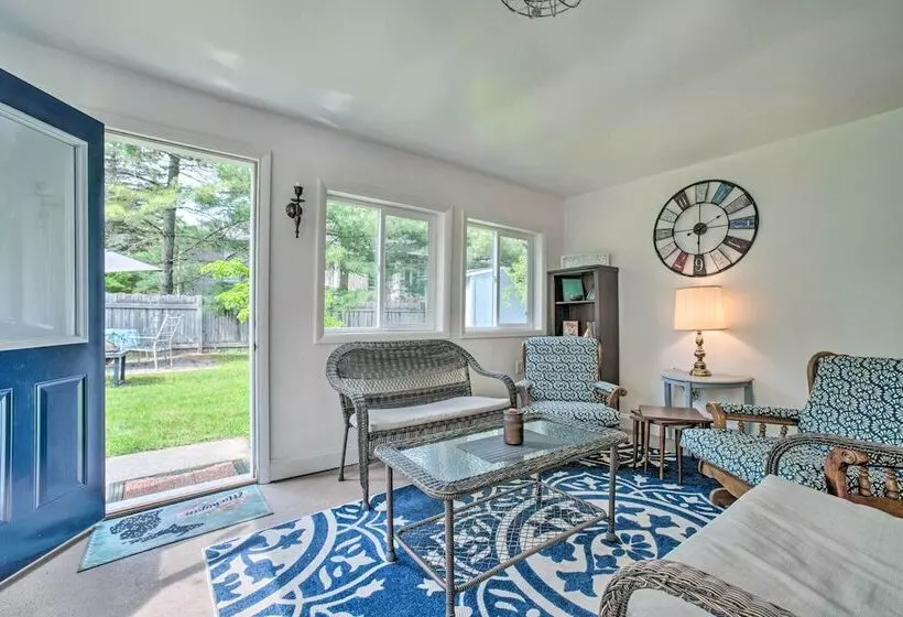 Lake Huron Cottage: Fire Pit, Steps To Beach!