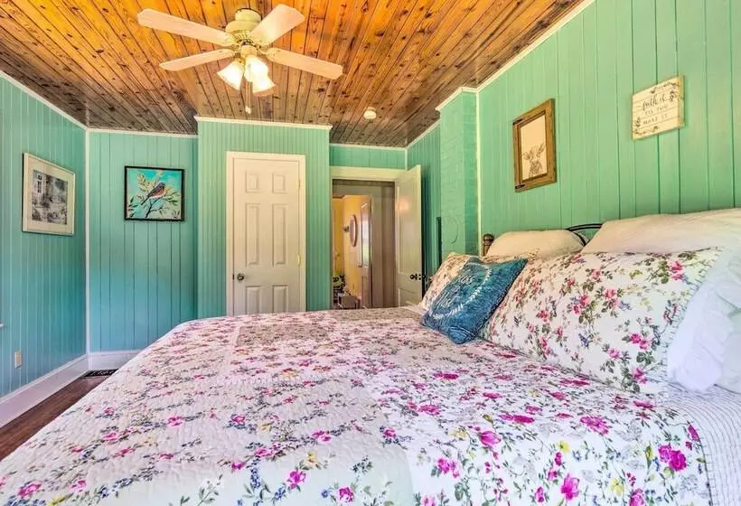 9 Mi To Lake Lure: Cottage W/ Deck & Fire Pits!