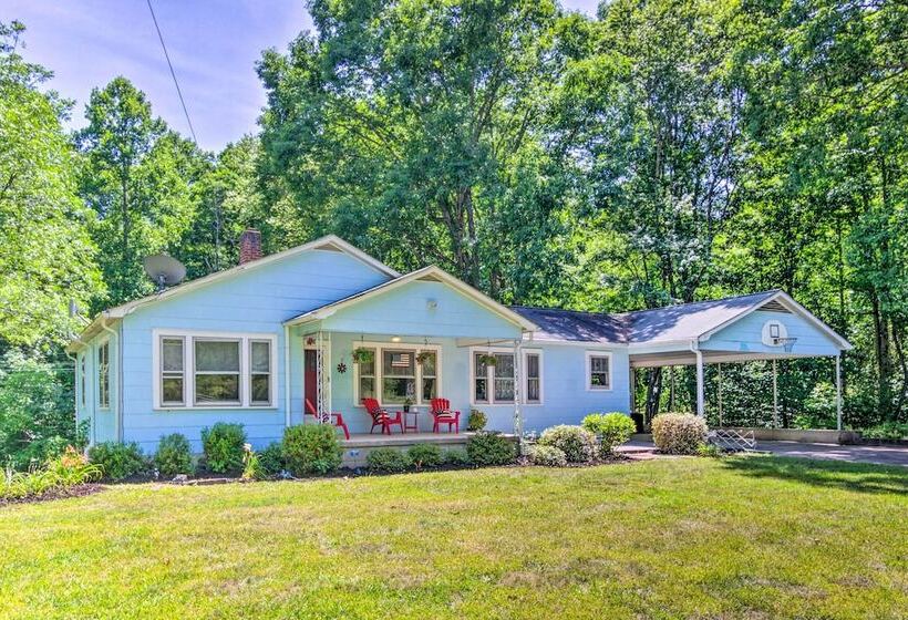 9 Mi To Lake Lure: Cottage W/ Deck & Fire Pits!