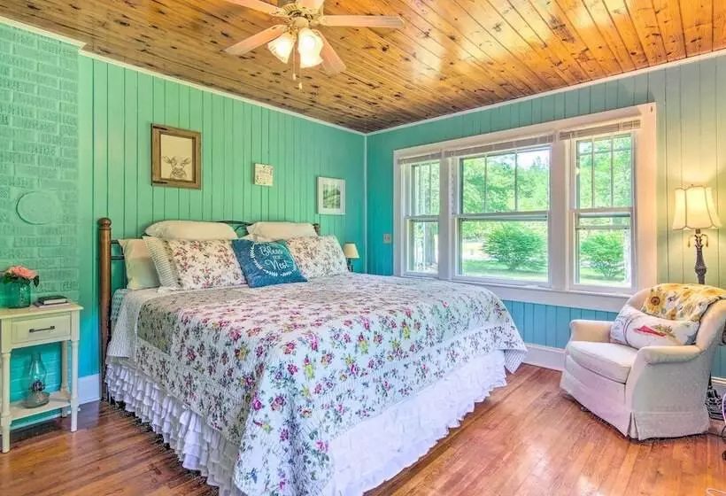 9 Mi To Lake Lure: Cottage W/ Deck & Fire Pits!