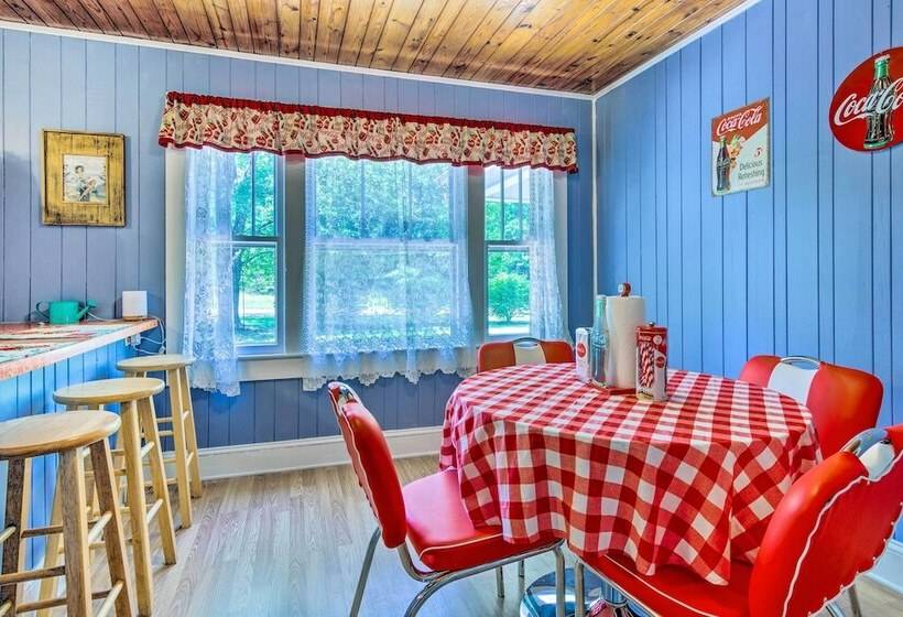 9 Mi To Lake Lure: Cottage W/ Deck & Fire Pits!