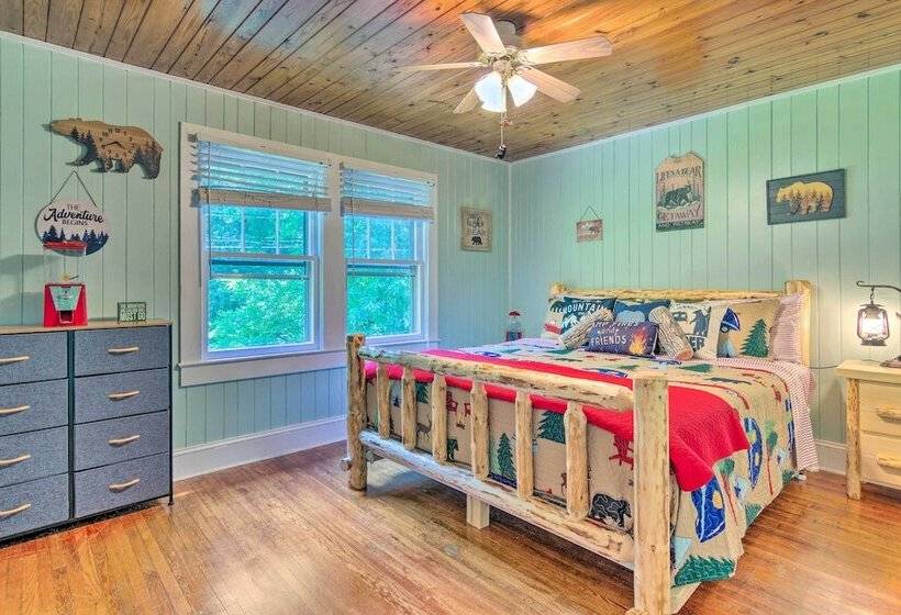 9 Mi To Lake Lure: Cottage W/ Deck & Fire Pits!