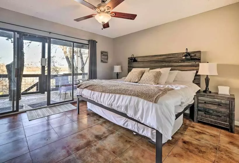 Lakefront Home: Hot Tub & Game Room In Spicewood