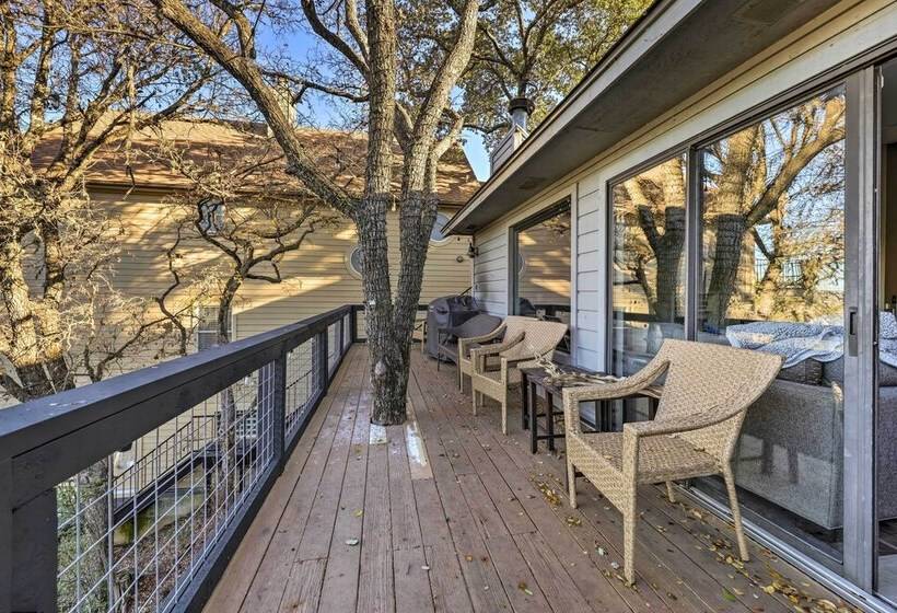 Lakefront Home: Hot Tub & Game Room In Spicewood