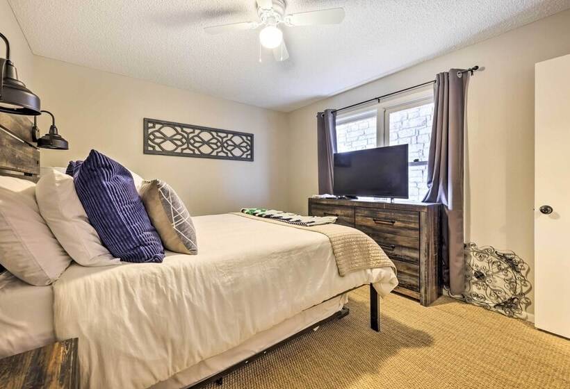 Lakefront Home: Hot Tub & Game Room In Spicewood