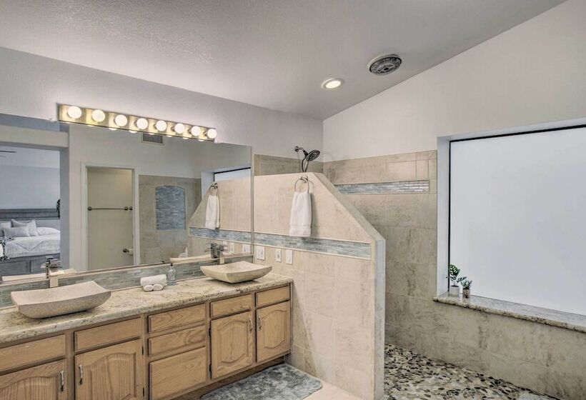 Luxurious Chandler Oasis W/ Heated Pool & Hot Tub!