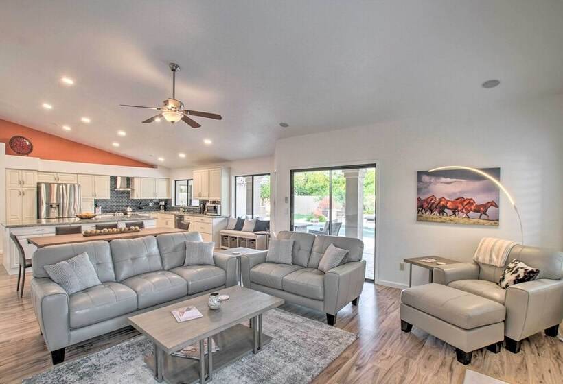 Luxurious Chandler Oasis W/ Heated Pool & Hot Tub!