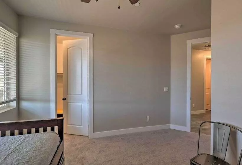 Flagstaff Home W/ Views   Near Arizona Snowbowl!