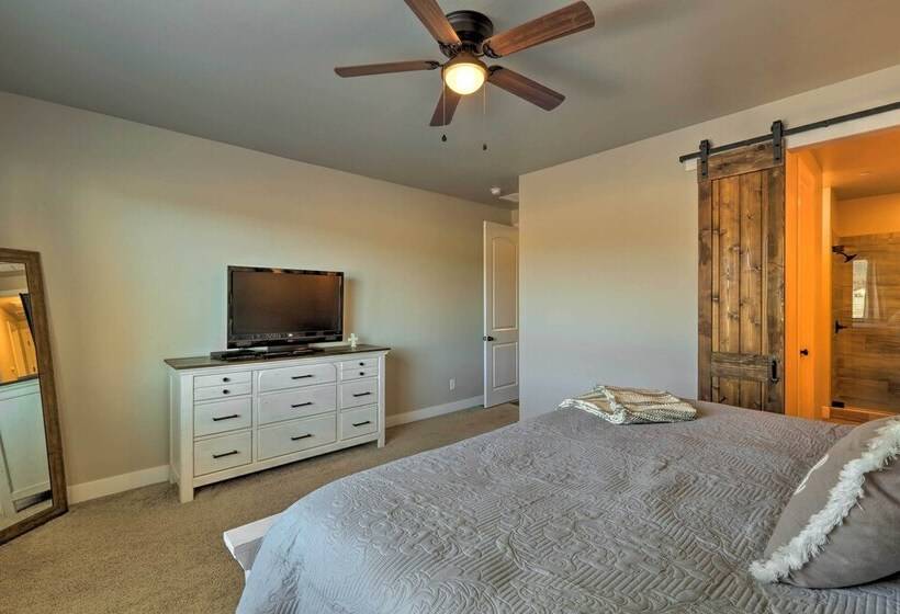 Flagstaff Home W/ Views   Near Arizona Snowbowl!