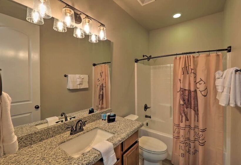 Flagstaff Home W/ Views   Near Arizona Snowbowl!