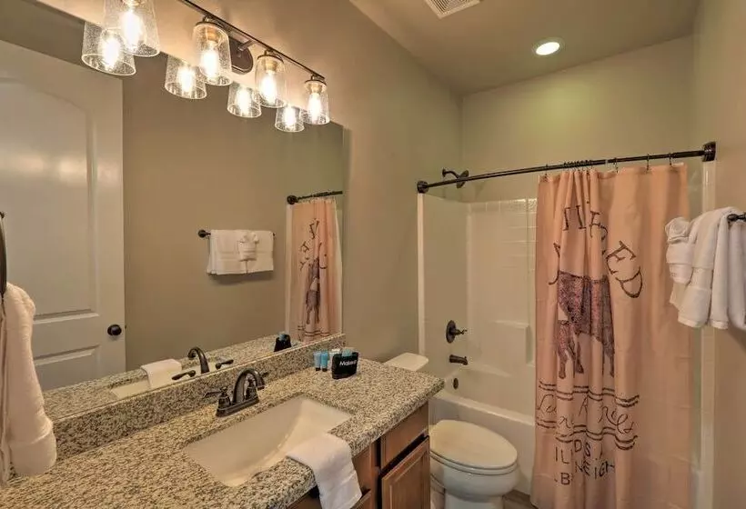 Flagstaff Home W/ Views   Near Arizona Snowbowl!