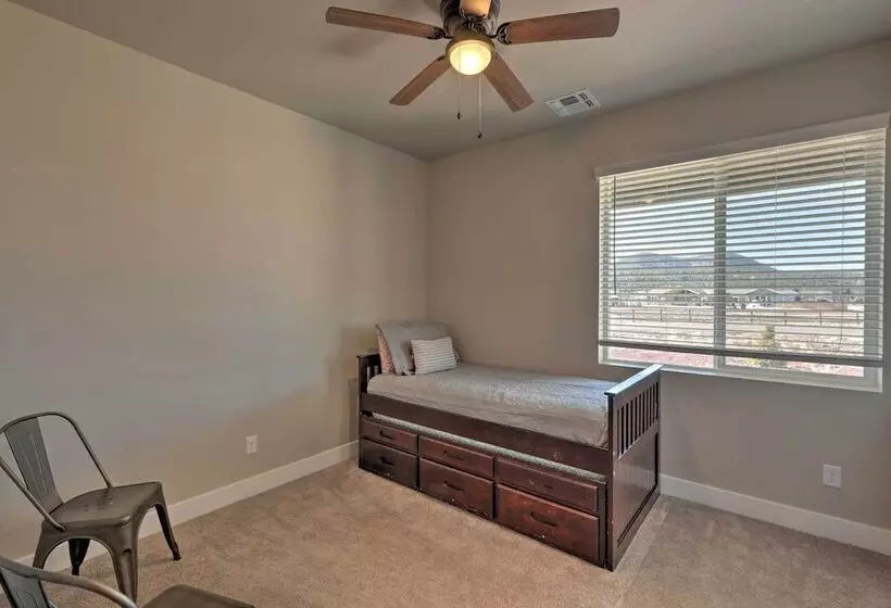 Flagstaff Home W/ Views   Near Arizona Snowbowl!