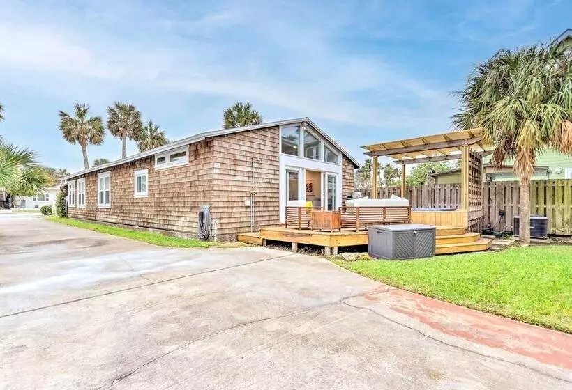 Modern Jacksonville Beach Retreat W/ Hot Tub!