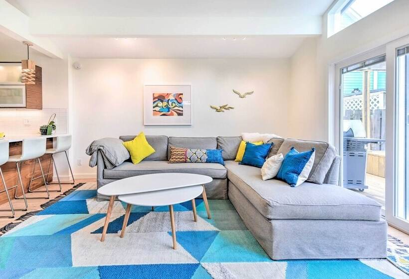 Modern Jacksonville Beach Retreat W/ Hot Tub!