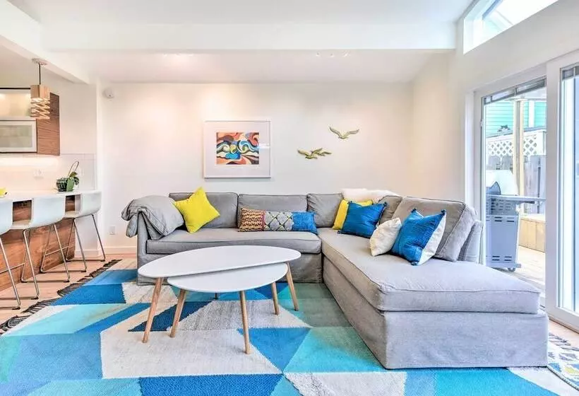 Modern Jacksonville Beach Retreat W/ Hot Tub!