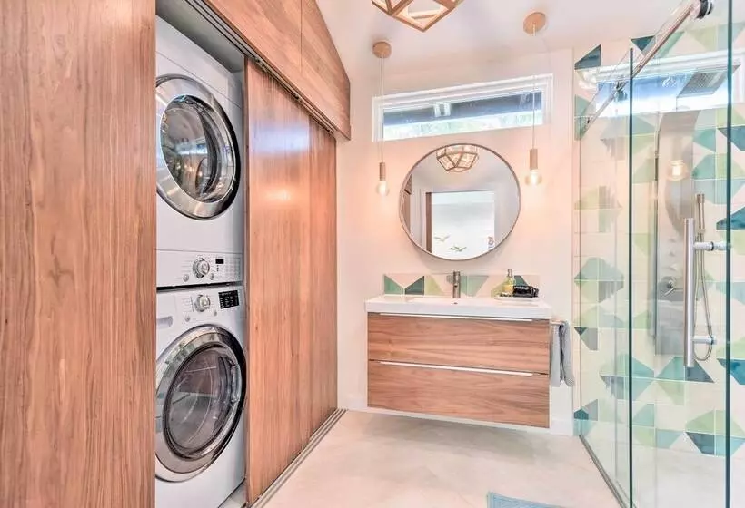 Modern Jacksonville Beach Retreat W/ Hot Tub!