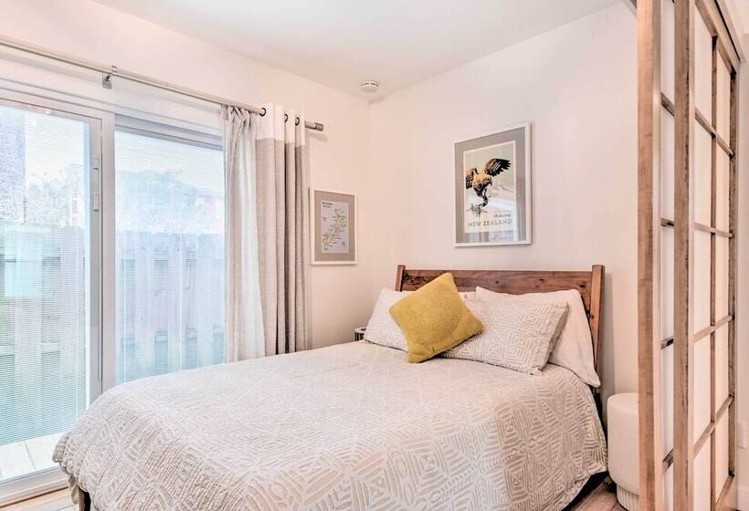 Modern Jacksonville Beach Retreat W/ Hot Tub!