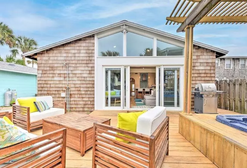 Modern Jacksonville Beach Retreat W/ Hot Tub!
