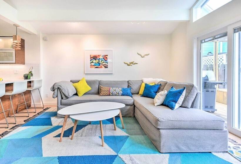 Modern Jacksonville Beach Retreat W/ Hot Tub!