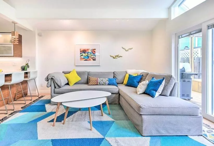 Modern Jacksonville Beach Retreat W/ Hot Tub!