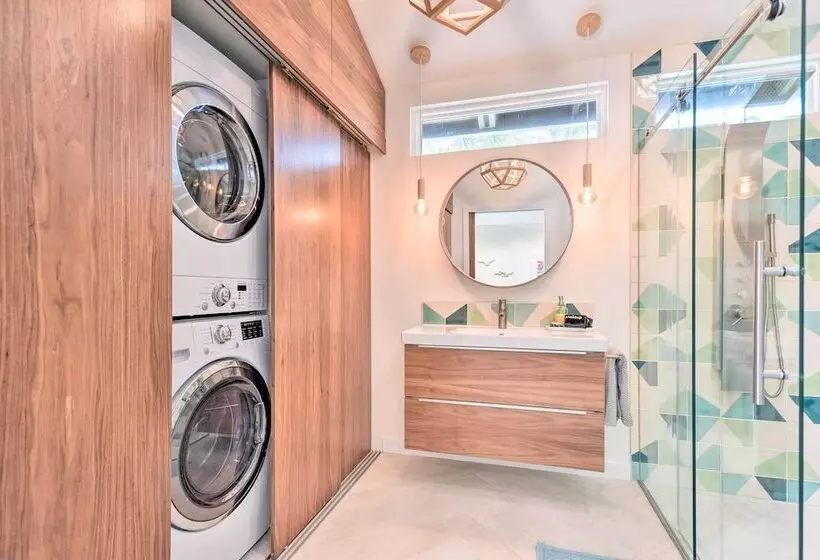 Modern Jacksonville Beach Retreat W/ Hot Tub!