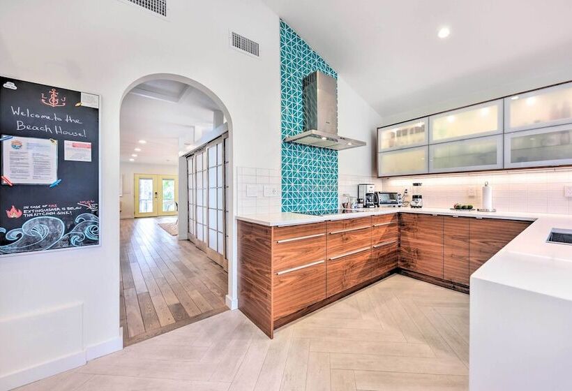 Modern Jacksonville Beach Retreat W/ Hot Tub!