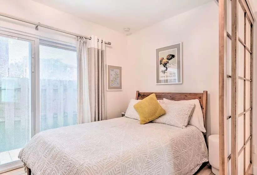 Modern Jacksonville Beach Retreat W/ Hot Tub!