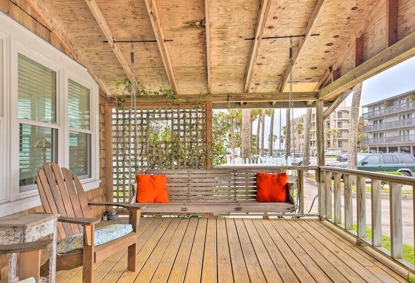 Modern Jacksonville Beach Retreat W/ Hot Tub!