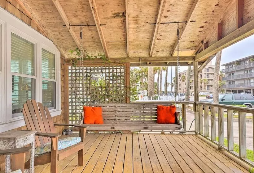 Modern Jacksonville Beach Retreat W/ Hot Tub!