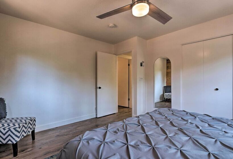 Deck, Games & Fire Pit: Modern Pine Cabin!