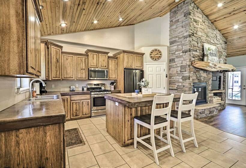 Modern Show Low Home W/ Bbq & Fire Pit!